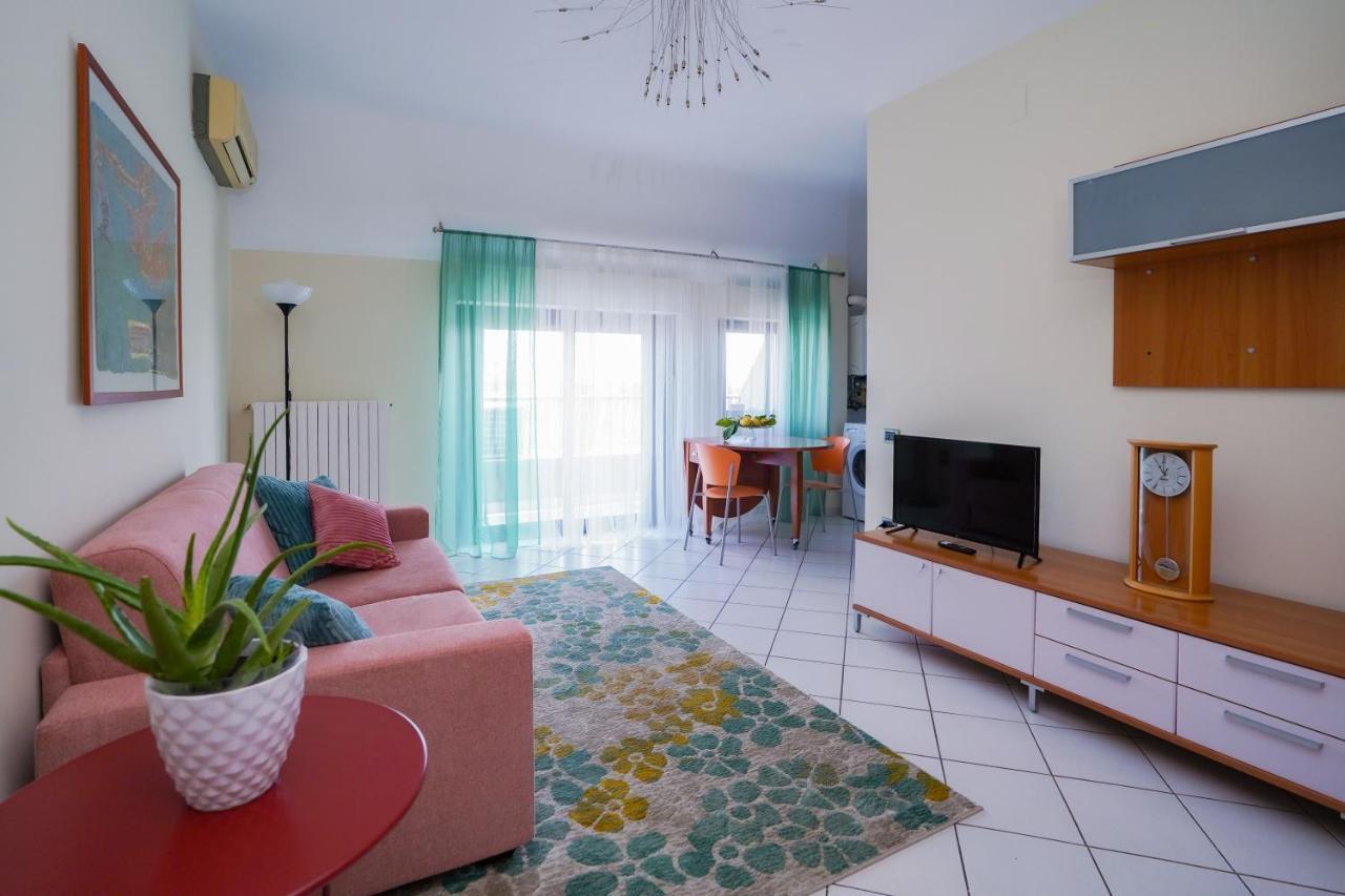 La Casa Di Azzurra Centro Citta Appartamento Fino A 4 Posti Letto E 2 Bagni Foggia Buitenkant foto