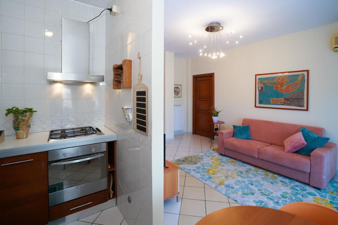 La Casa Di Azzurra Centro Citta Appartamento Fino A 4 Posti Letto E 2 Bagni Foggia Buitenkant foto
