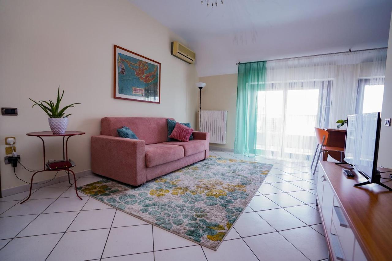 La Casa Di Azzurra Centro Citta Appartamento Fino A 4 Posti Letto E 2 Bagni Foggia Buitenkant foto