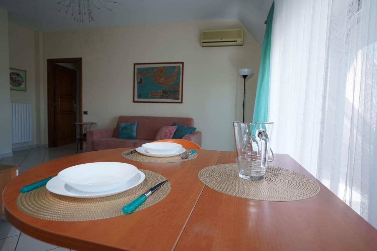La Casa Di Azzurra Centro Citta Appartamento Fino A 4 Posti Letto E 2 Bagni Foggia Buitenkant foto