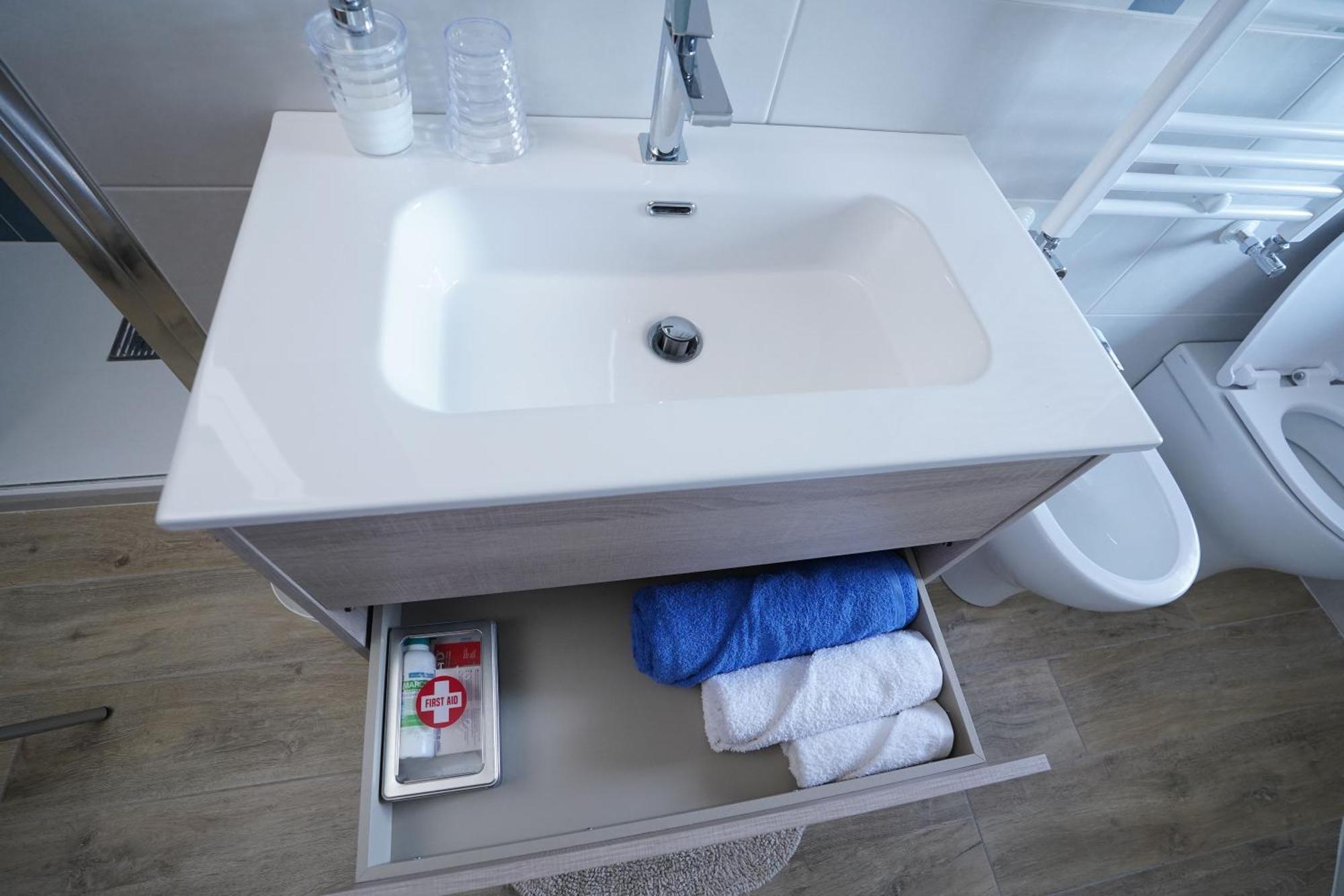 La Casa Di Azzurra Centro Citta Appartamento Fino A 4 Posti Letto E 2 Bagni Foggia Buitenkant foto