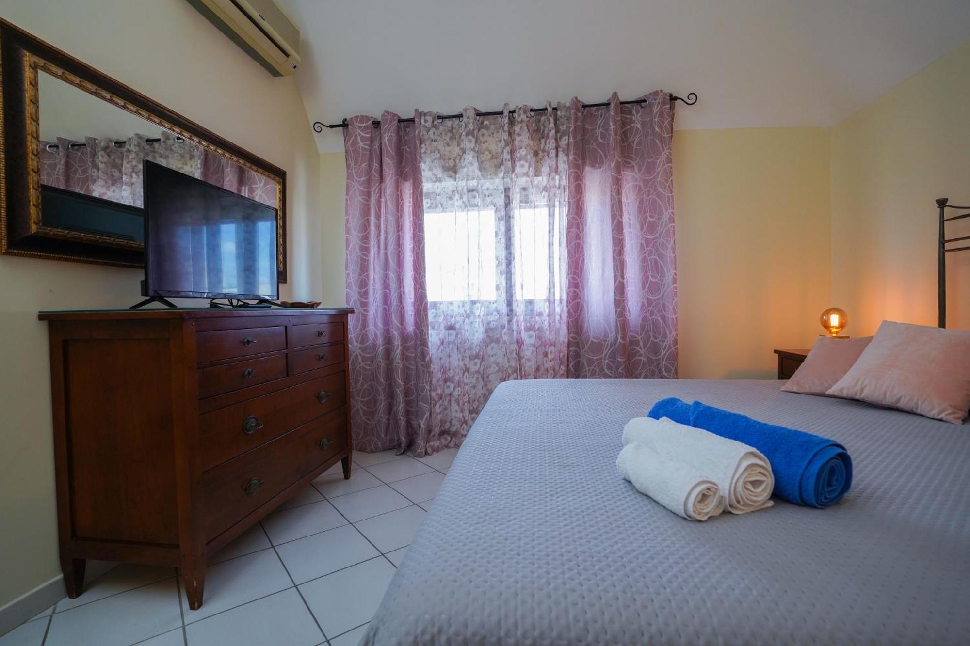 La Casa Di Azzurra Centro Citta Appartamento Fino A 4 Posti Letto E 2 Bagni Foggia Buitenkant foto