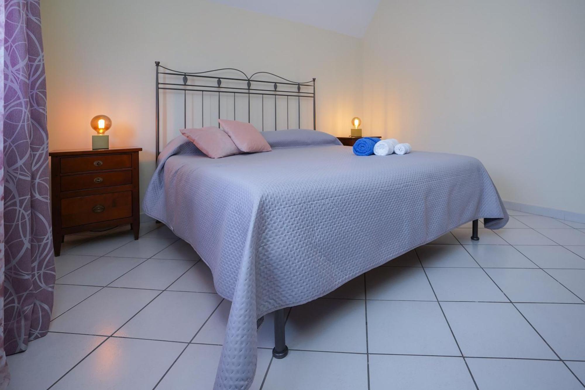 La Casa Di Azzurra Centro Citta Appartamento Fino A 4 Posti Letto E 2 Bagni Foggia Buitenkant foto