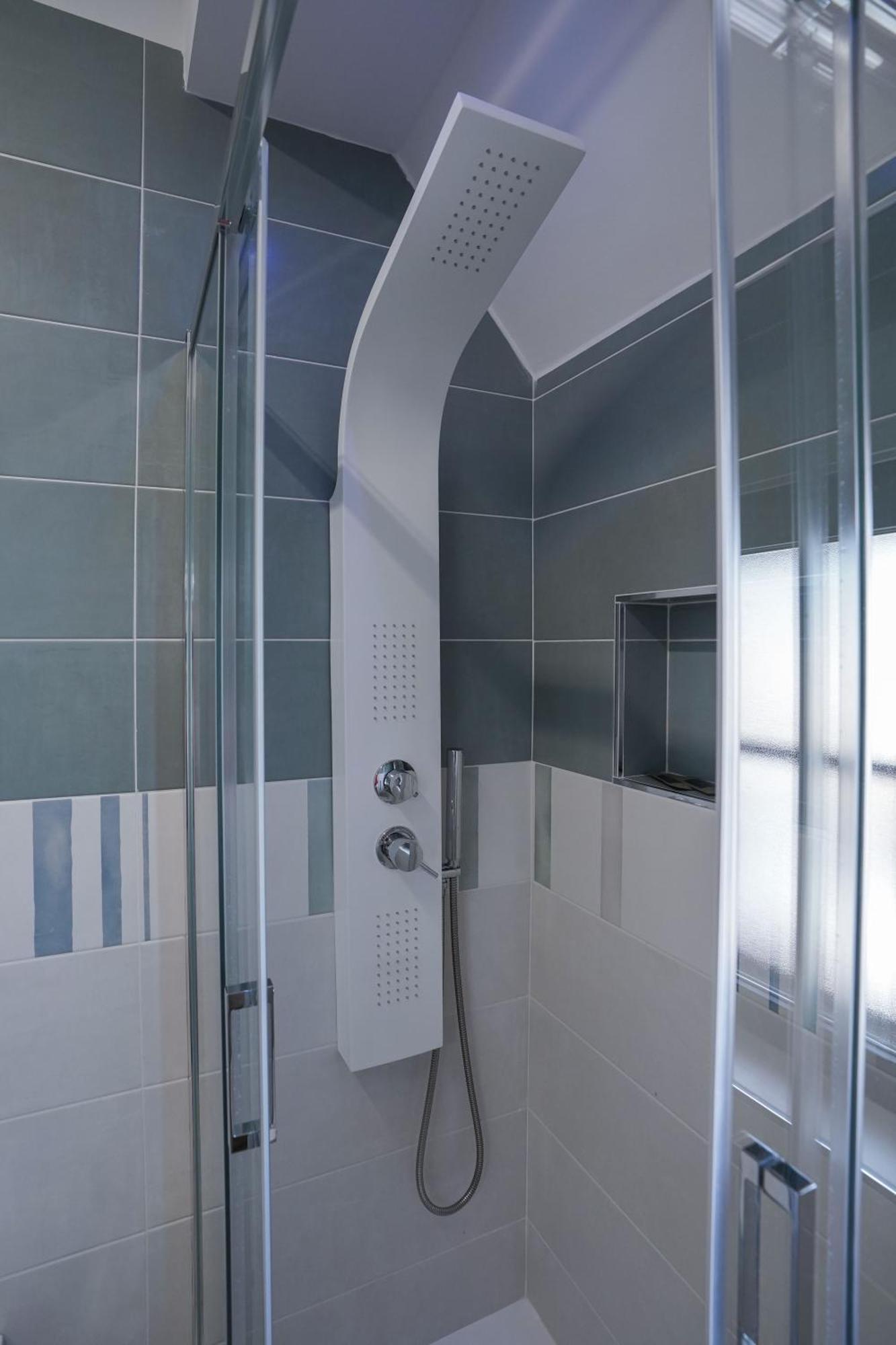 La Casa Di Azzurra Centro Citta Appartamento Fino A 4 Posti Letto E 2 Bagni Foggia Buitenkant foto