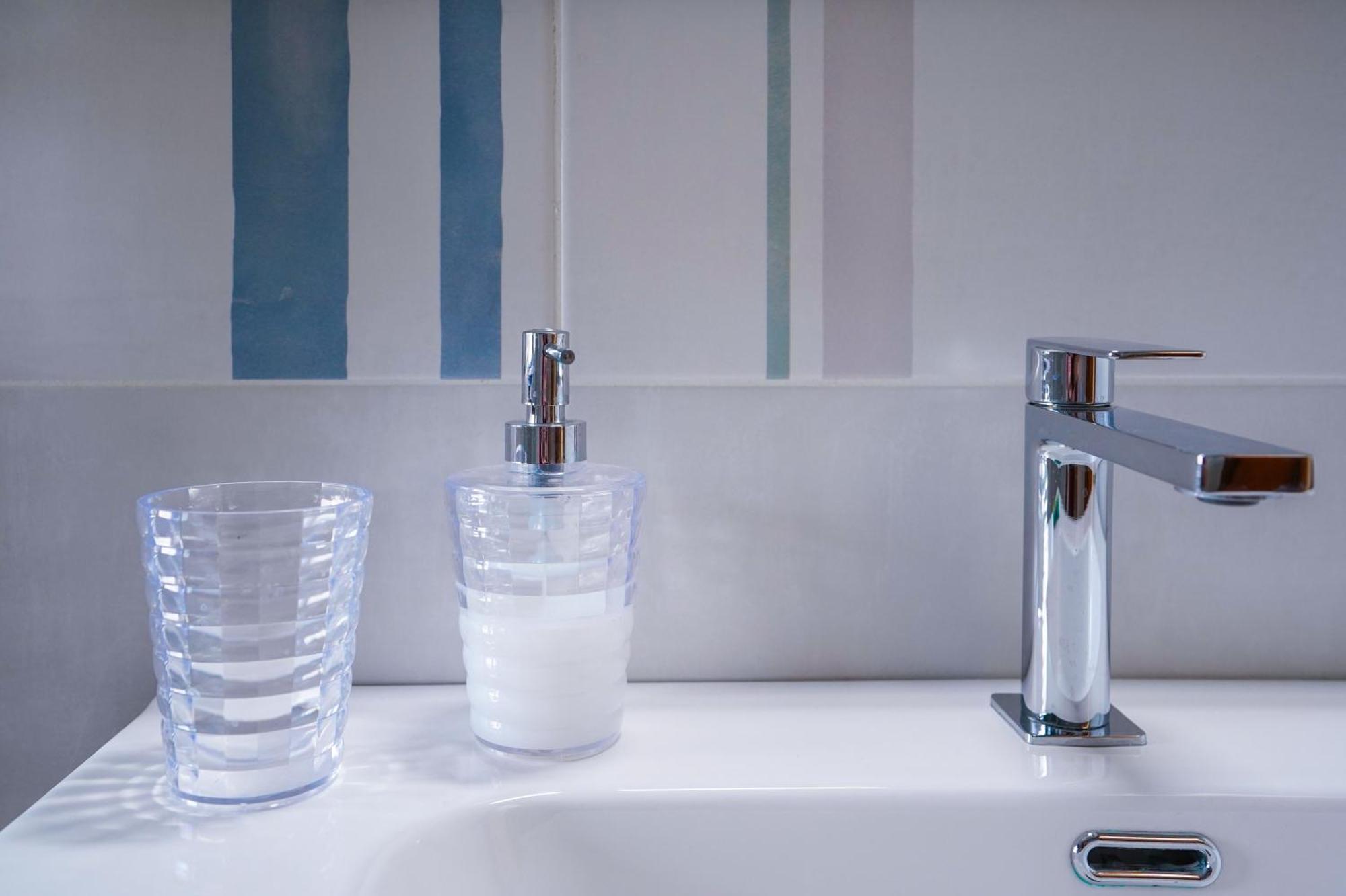 La Casa Di Azzurra Centro Citta Appartamento Fino A 4 Posti Letto E 2 Bagni Foggia Buitenkant foto