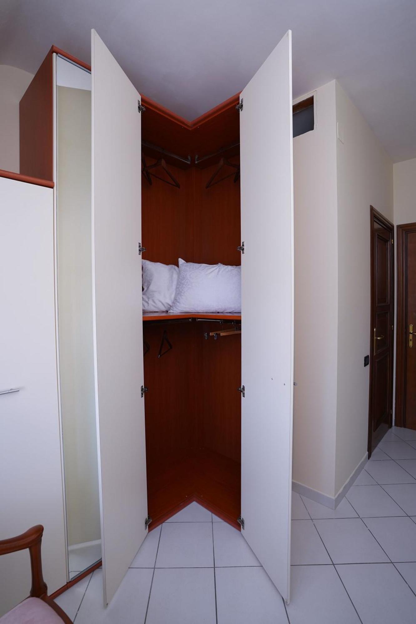 La Casa Di Azzurra Centro Citta Appartamento Fino A 4 Posti Letto E 2 Bagni Foggia Buitenkant foto