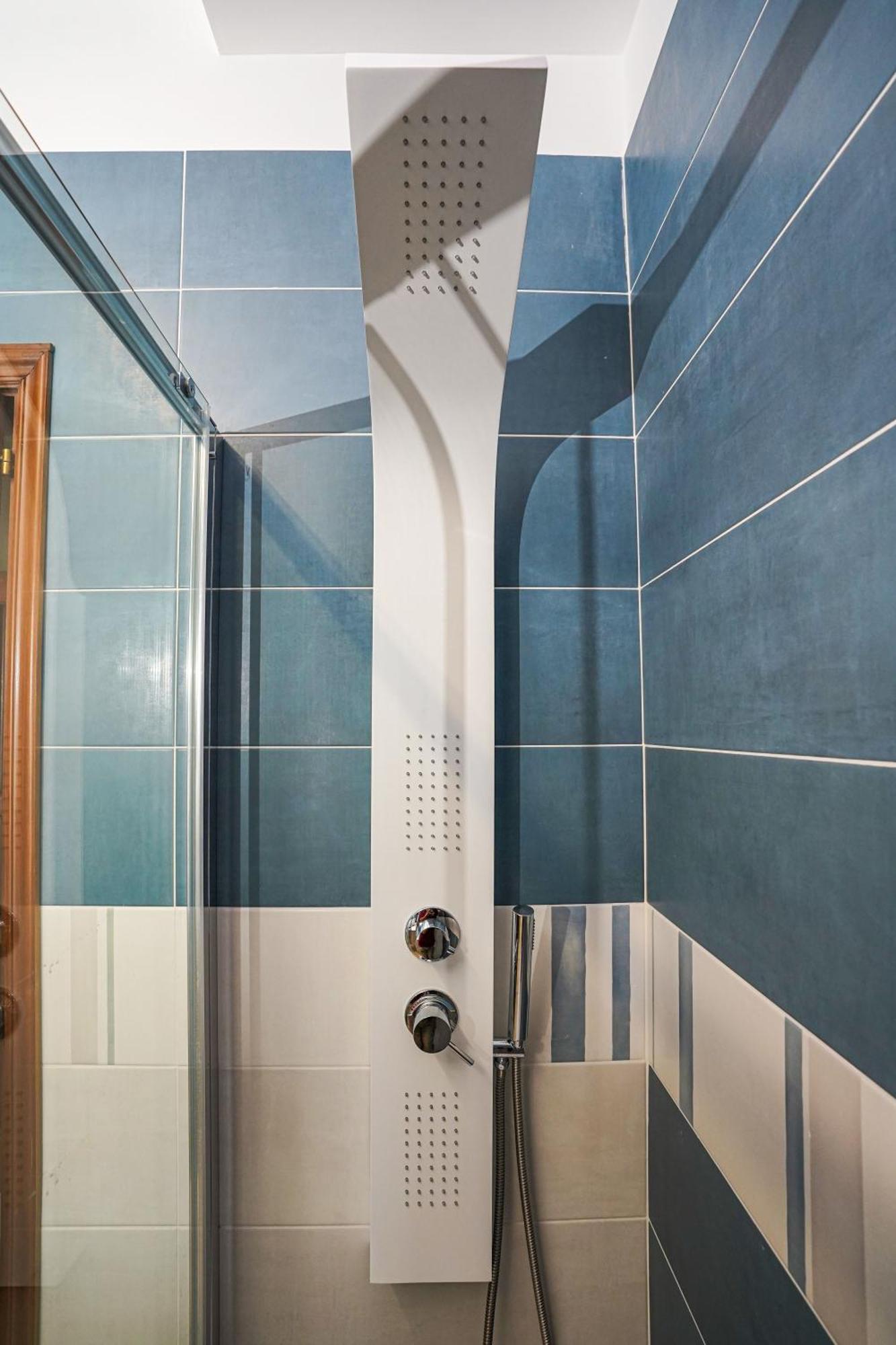 La Casa Di Azzurra Centro Citta Appartamento Fino A 4 Posti Letto E 2 Bagni Foggia Buitenkant foto